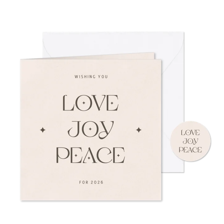 Zandkleurige nieuwjaarskaart love joy peace