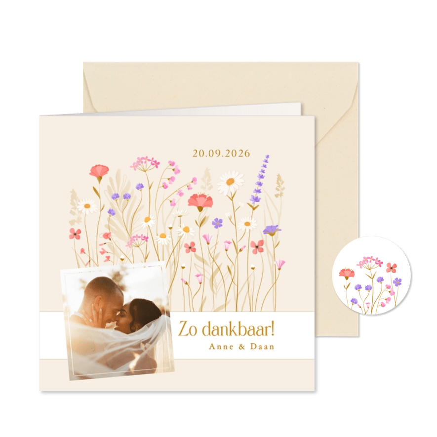 Bedankkaart met sierlijke wilde bloemen en wikkel effect - Kaartimpressie