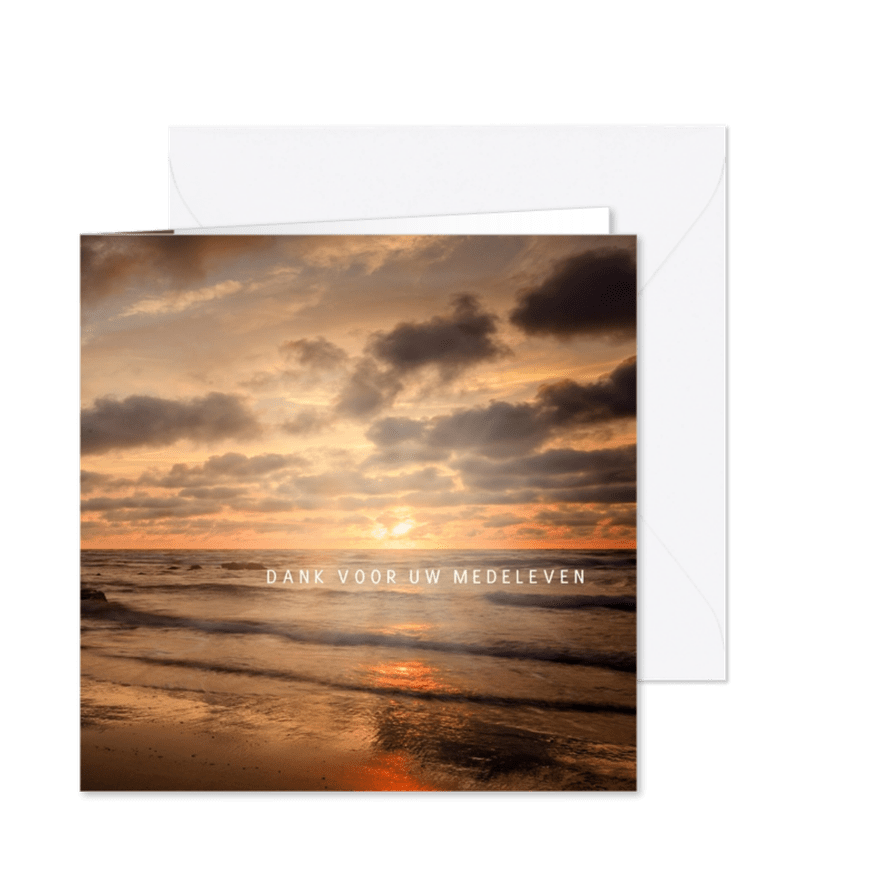 Bedankkaart na overlijden met foto van een ondergaande zon - Kaartimpressie