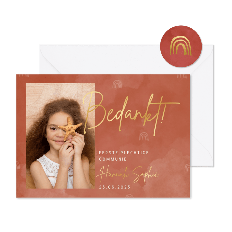 Bedankkaartje communie roestbruin met regenboogjes goudfolie - Kaartimpressie