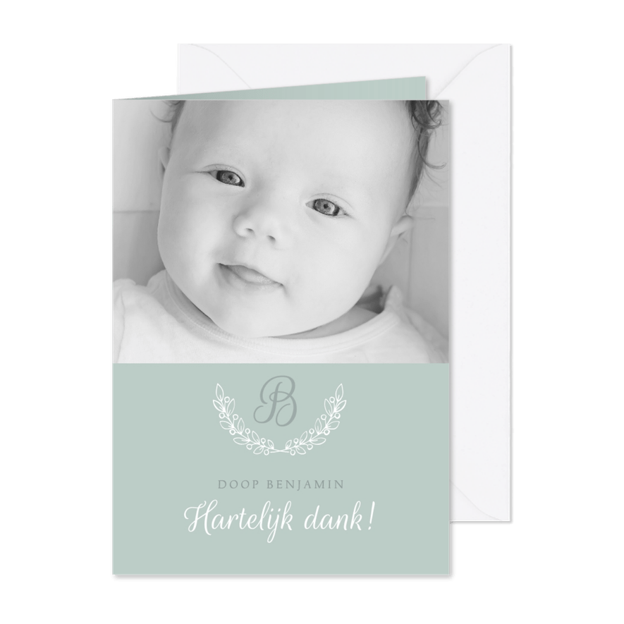 Bedankkaartje doop foto & initiaal groen - Kaartimpressie