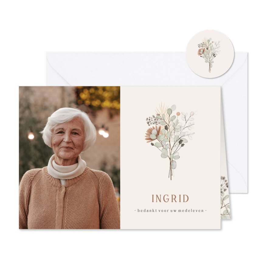 Bedankt rouwkaart met eigen foto en droogbloemen illustratie - Kaartimpressie
