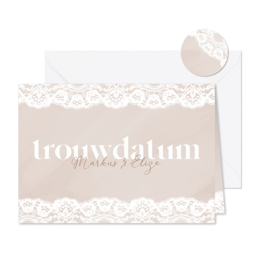 Beige waterverf trouwdatumkaart met kant en witte typografie - Kaartimpressie