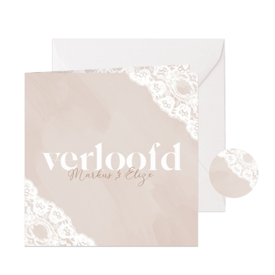 Beige waterverf verloofdkaart met kant en witte typografie - Kaartimpressie