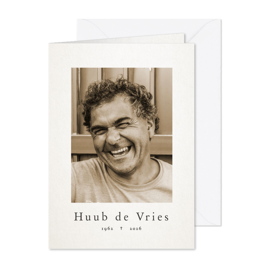 Bidprentje met grote foto op papiertextuur - Kaartimpressie