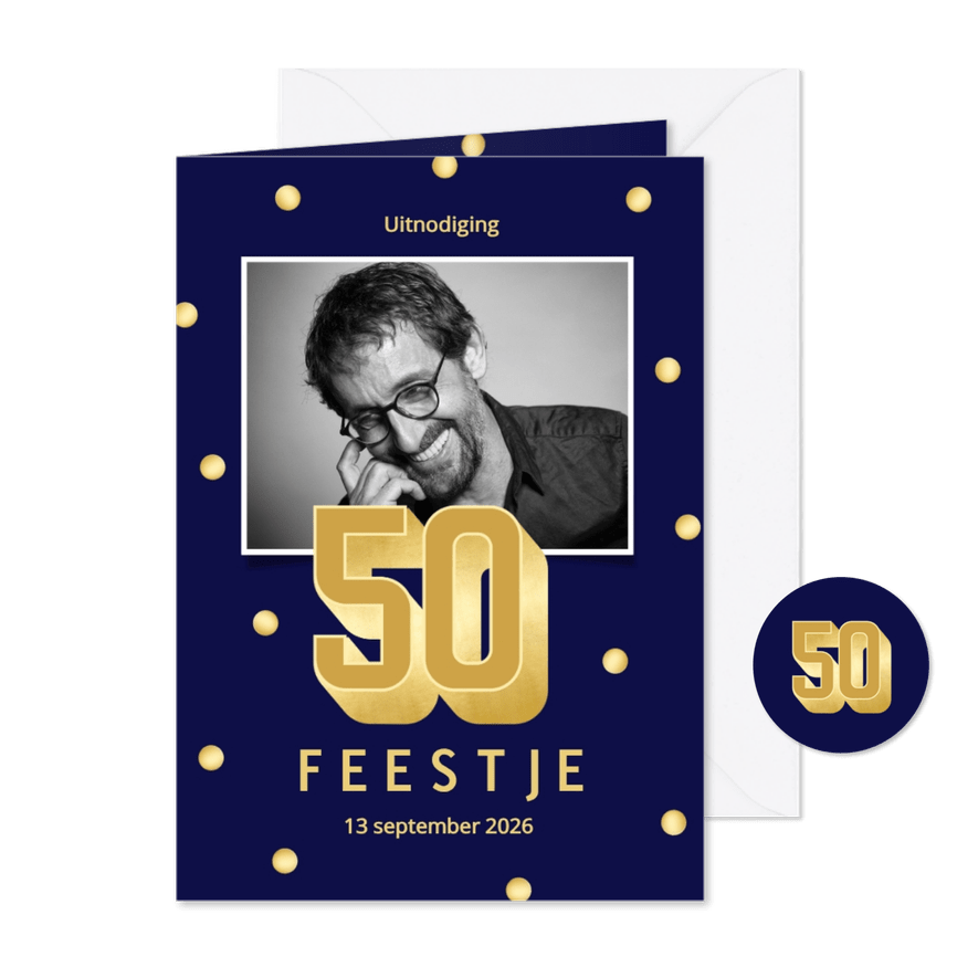 Blauwe uitnodiging vijftigste verjaardag met gouden 50 - Kaartimpressie