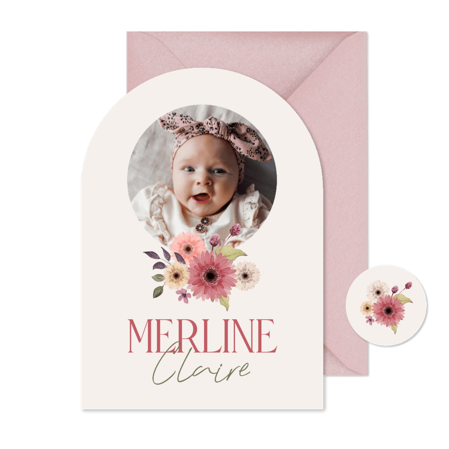 Boogkaart geboortekaartje meisje bloemen stijlvol lente foto - Kaartimpressie