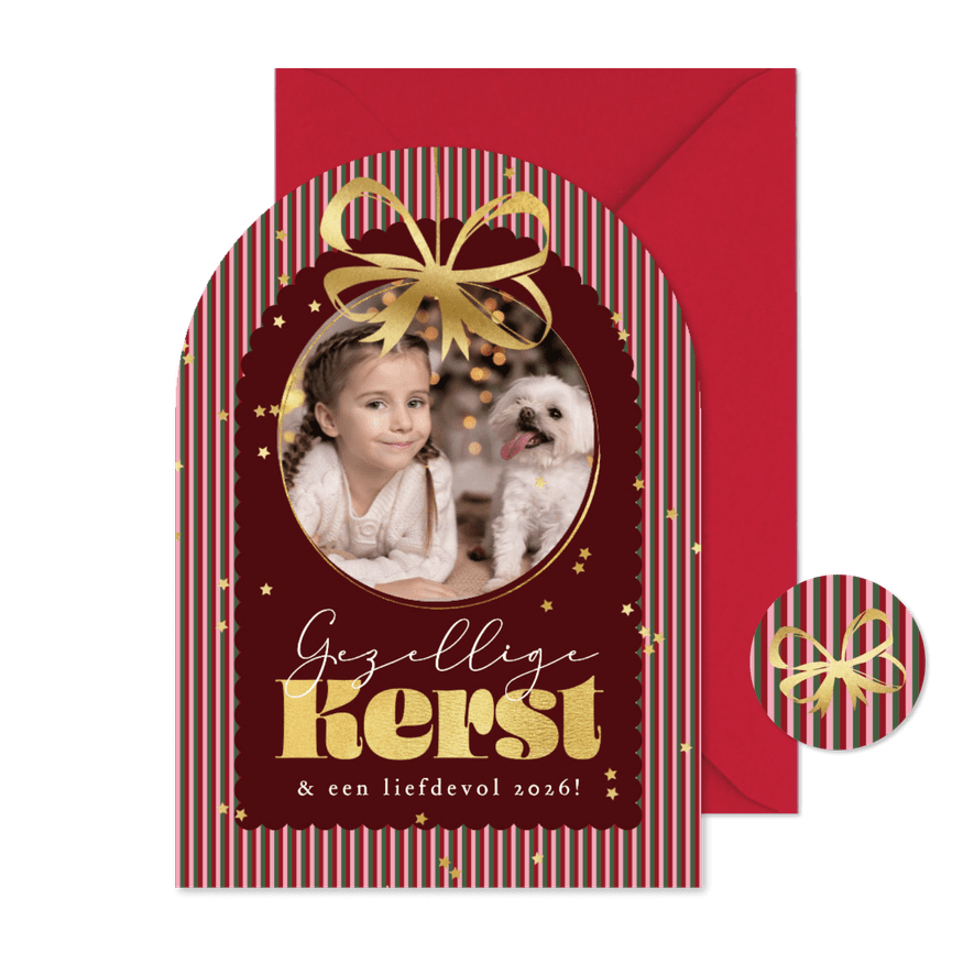 Boogvorm kerstkaart streeppatroon kerstbal strik goud foto - Kaartimpressie