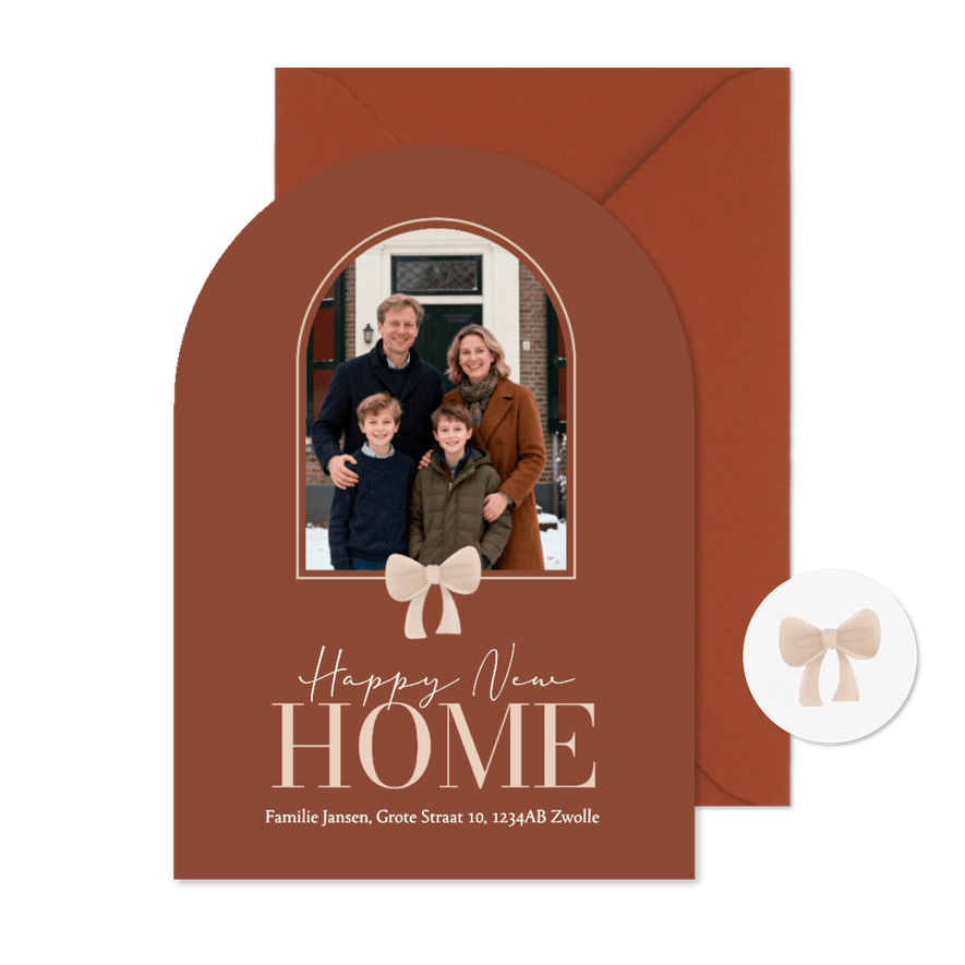 Bruine kerstkaart verhuizing boog met strikje en foto - Kaartimpressie