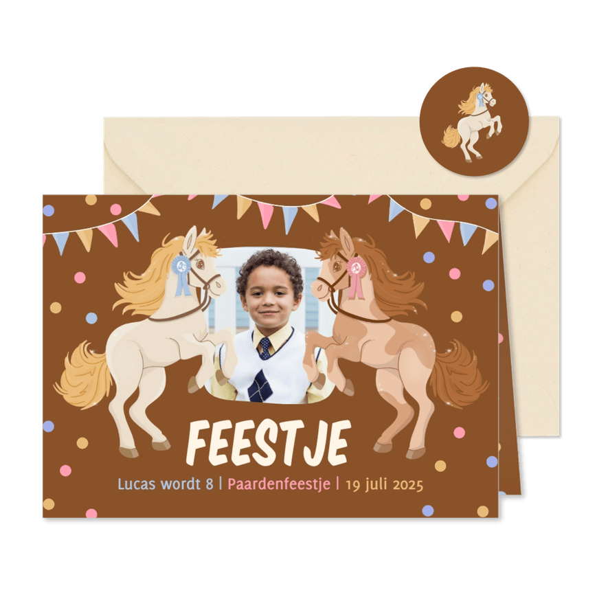 Bruine uitnodiging kinderfeestje met paarden en confetti - Kaartimpressie