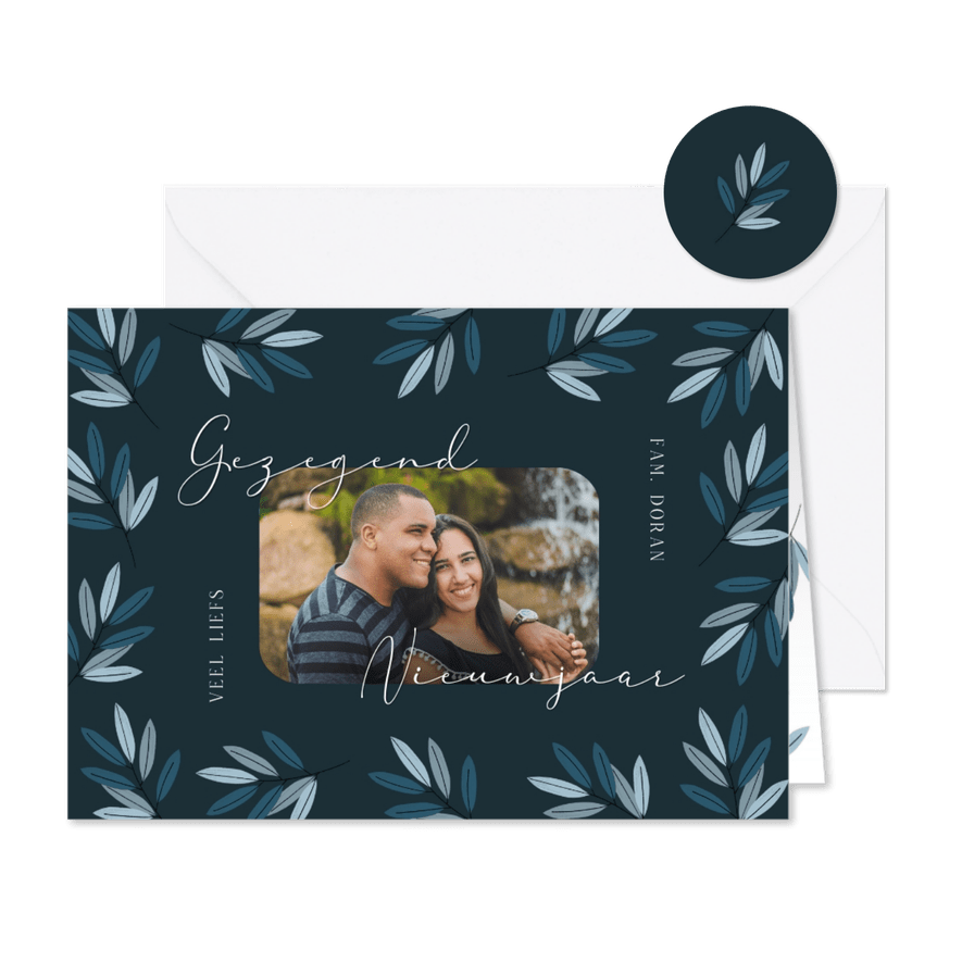 Christelijke nieuwjaarskaart blaadjes kader en foto - Kaartimpressie