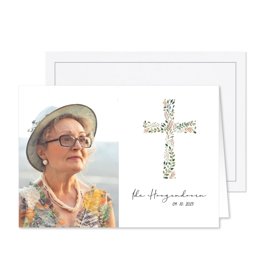 Christelijke rouwkaart met grote foto en botanisch kruis - Kaartimpressie