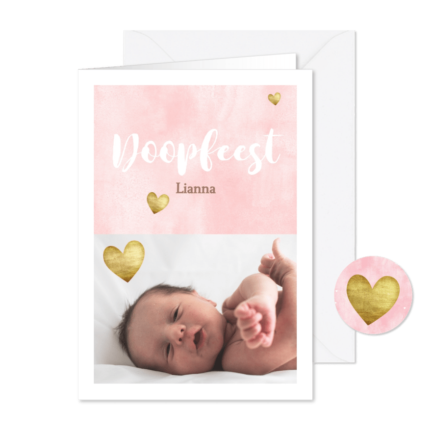 Doopfeest uitnodiging met waterverf, gouden hartjes en foto - Kaartimpressie