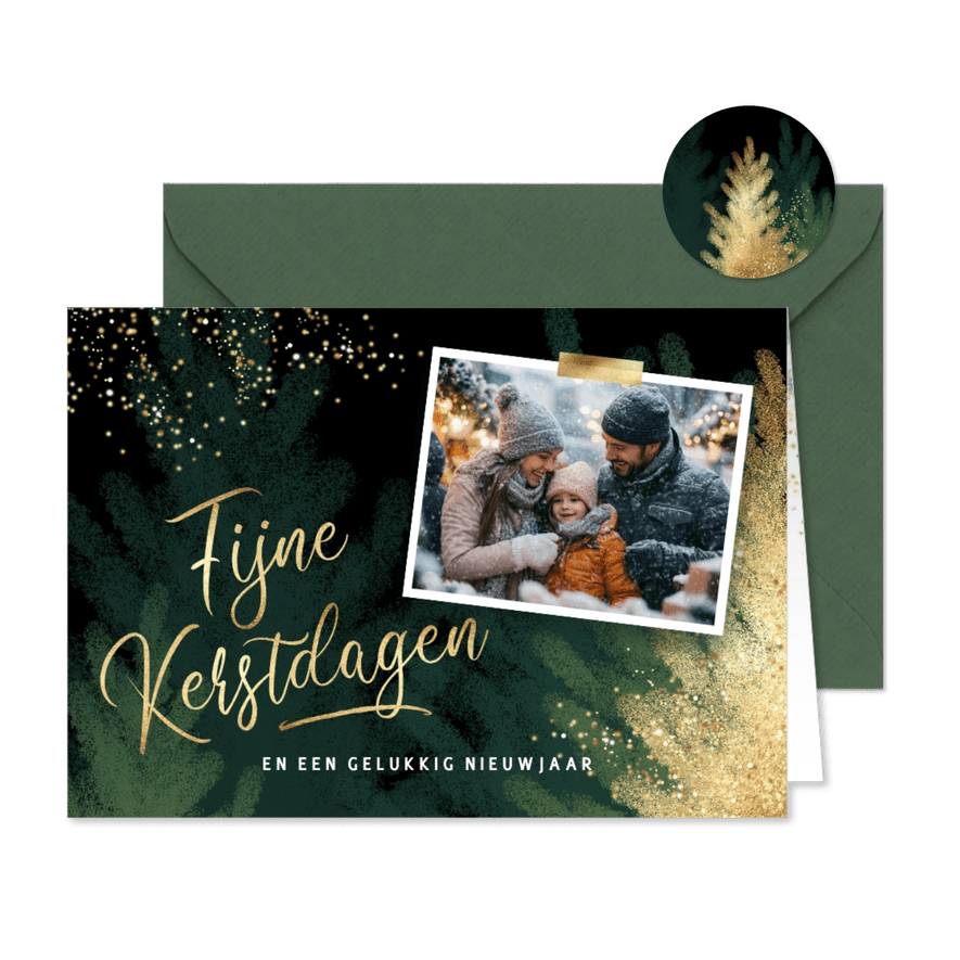 Foto kerstkaart kerstbomen in groen en goud - Kaartimpressie