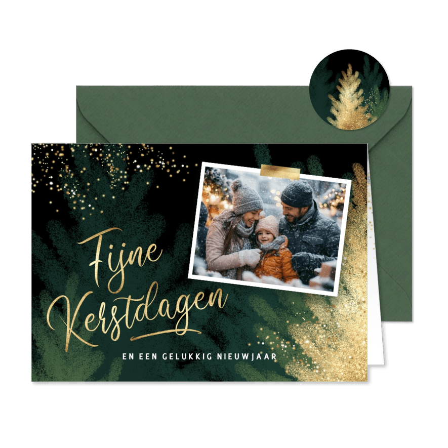 Foto kerstkaart kerstbomen in groen en goud - Kaartimpressie