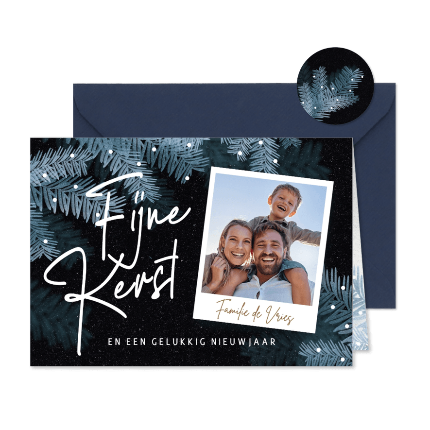 Foto kerstkaartje winter dennentakjes blauw - Kaartimpressie