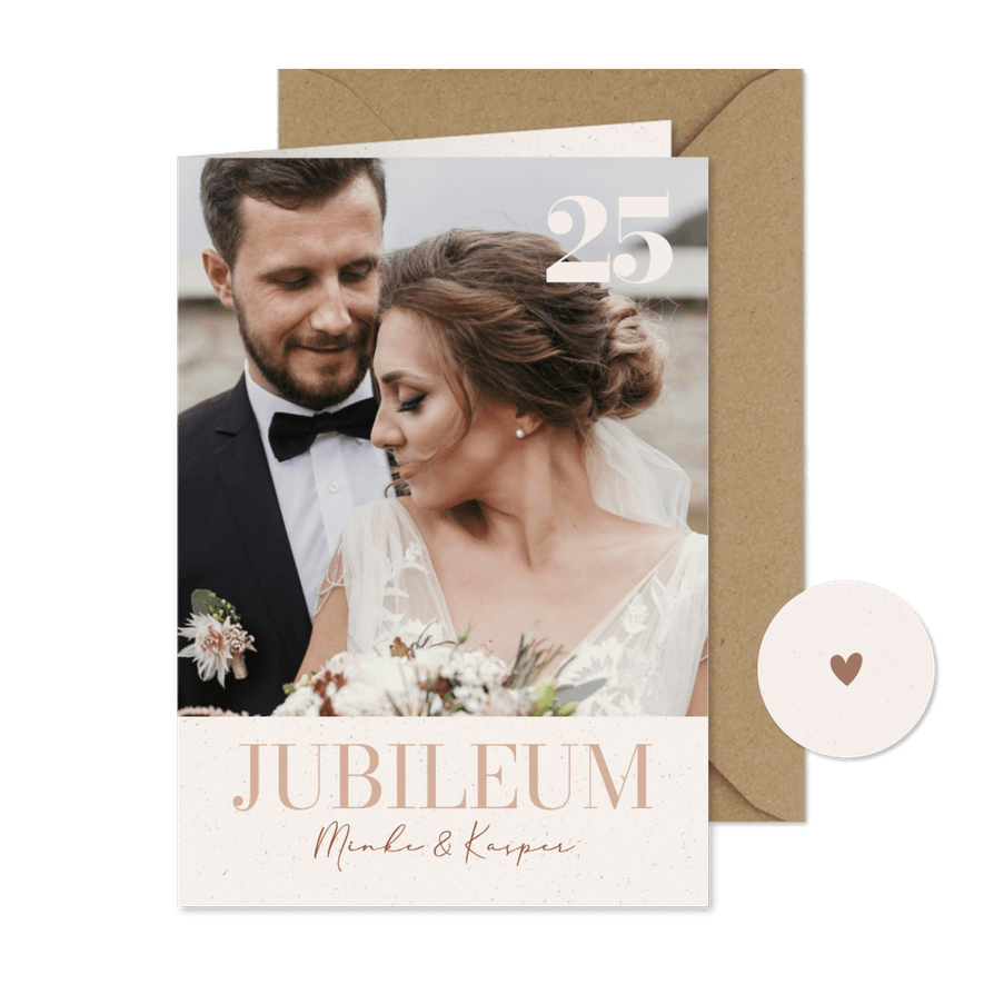 Fotokaart huwelijksjubileum met beige papiertextuur - Kaartimpressie
