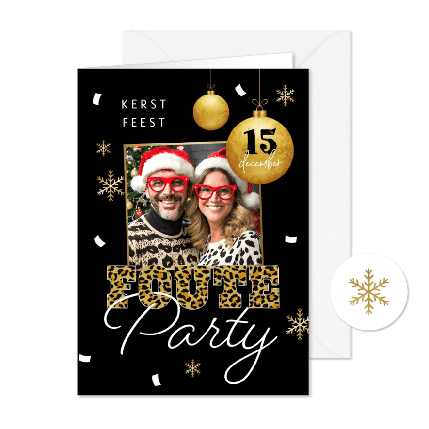 Foute kerstparty uitnodiging panterprint kerstballen sneeuw  - Kaartimpressie