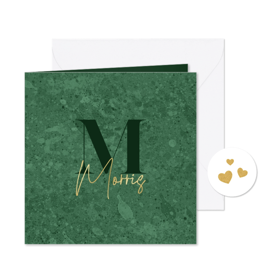 Geboortekaartje grote letter stijlvol groen goud  - Kaartimpressie