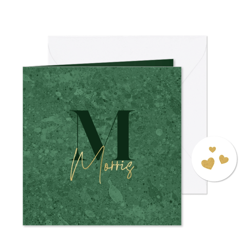 Geboortekaartje grote letter stijlvol groen goud  - Kaartimpressie