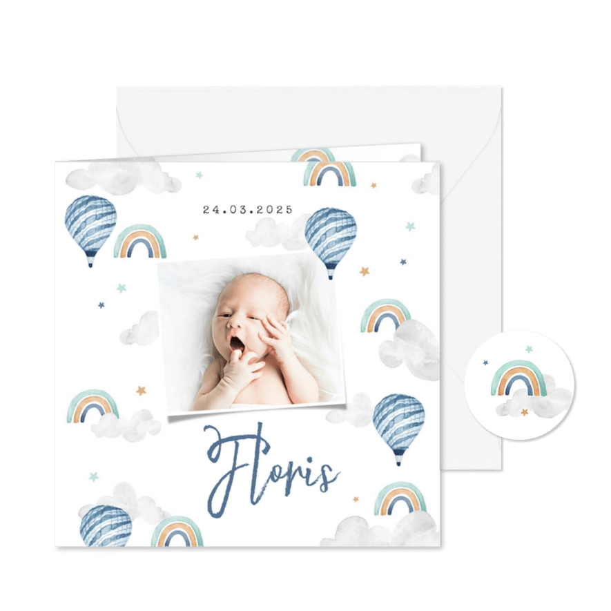 Geboortekaartje jongen foto wolkjes luchtballon regenboog - Kaartimpressie