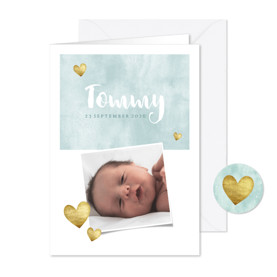 Geboortekaartje voor jongen met waterverf en gouden hartjes - Kaartimpressie