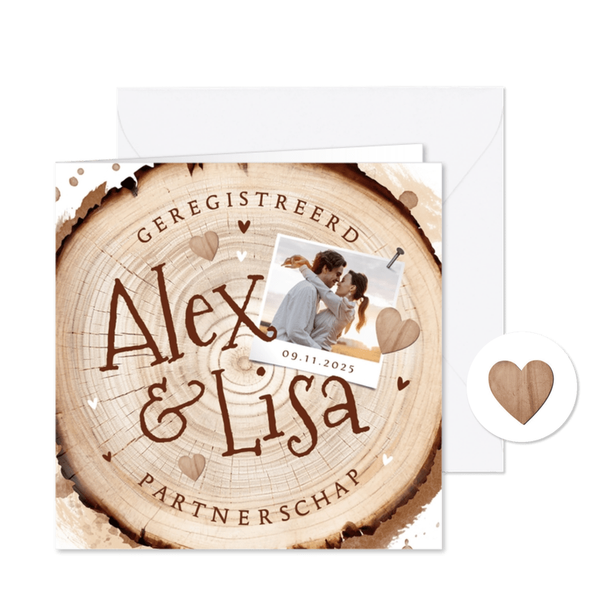 Geregistreerd partnerschap hout boomstam hartjes foto - Kaartimpressie