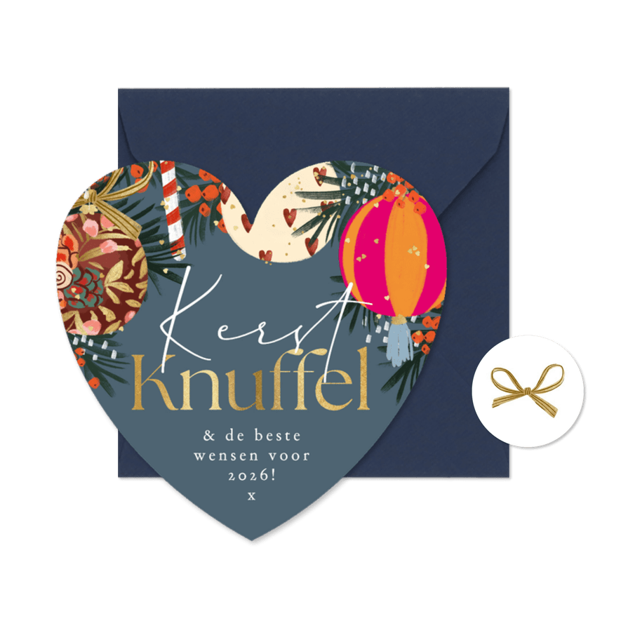 Hartvormige kerstkaart kerstknuffel kerstbal goud hartjes - Kaartimpressie