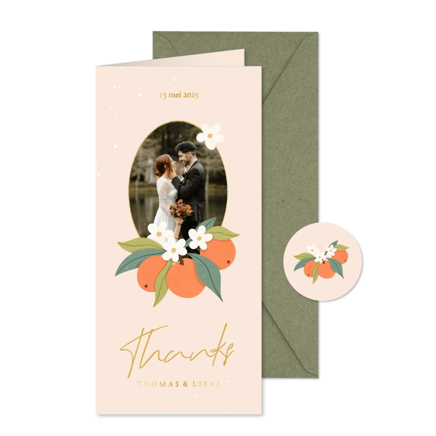 Hip oranje trouwkaartje bedankt met sinaasappels en goud - Kaartimpressie