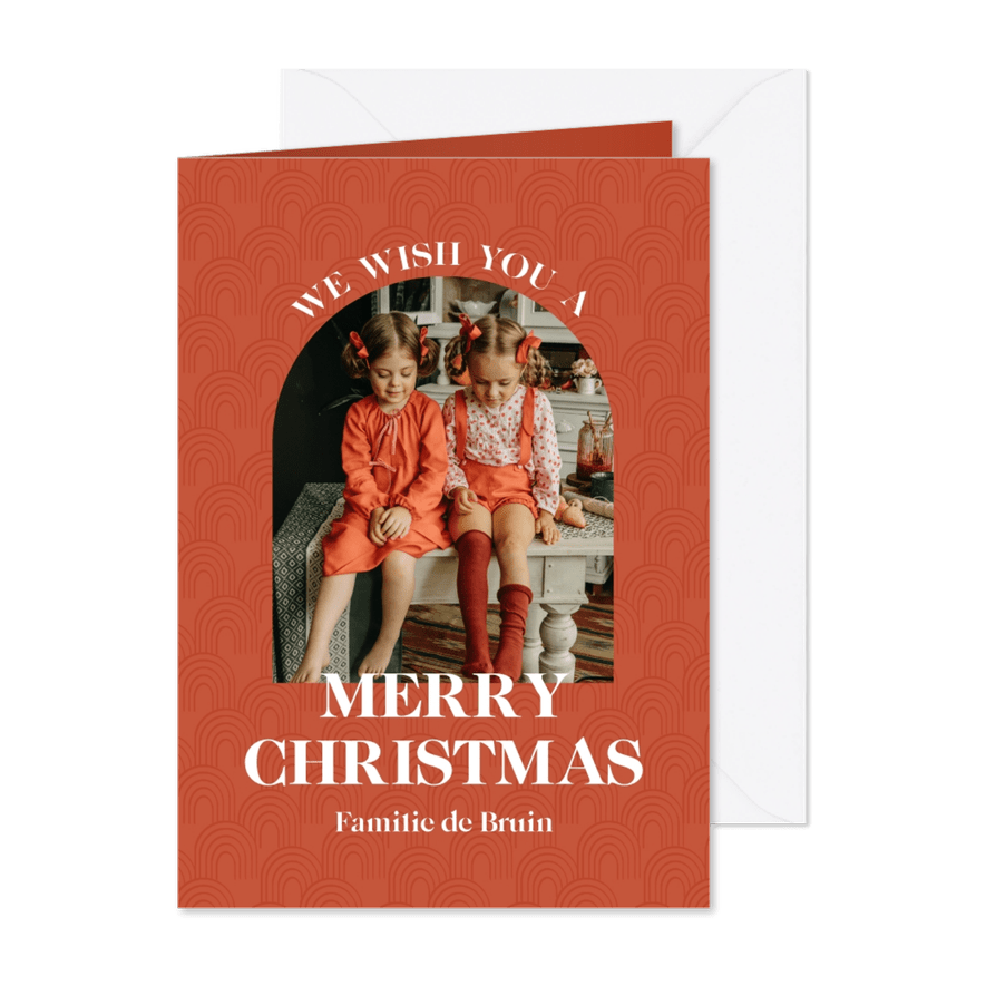 Hippe kerstkaart in rood met boogjes - Kaartimpressie