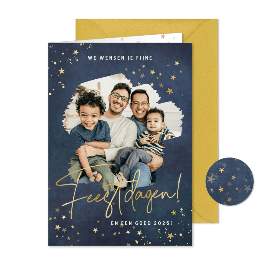 Hippe kerstkaart met eigen foto en gouden sterretjes - Kaartimpressie