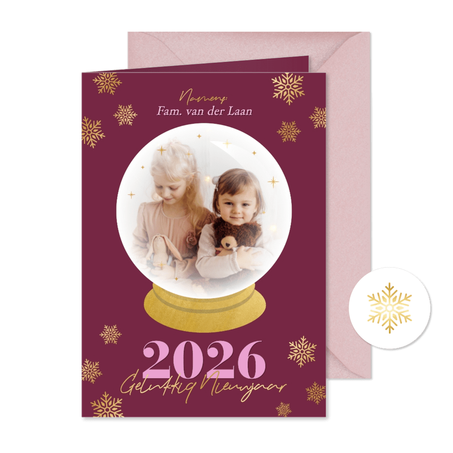 Hippe nieuwjaarskaart met foto sneeuwbol paars en goud - Kaartimpressie