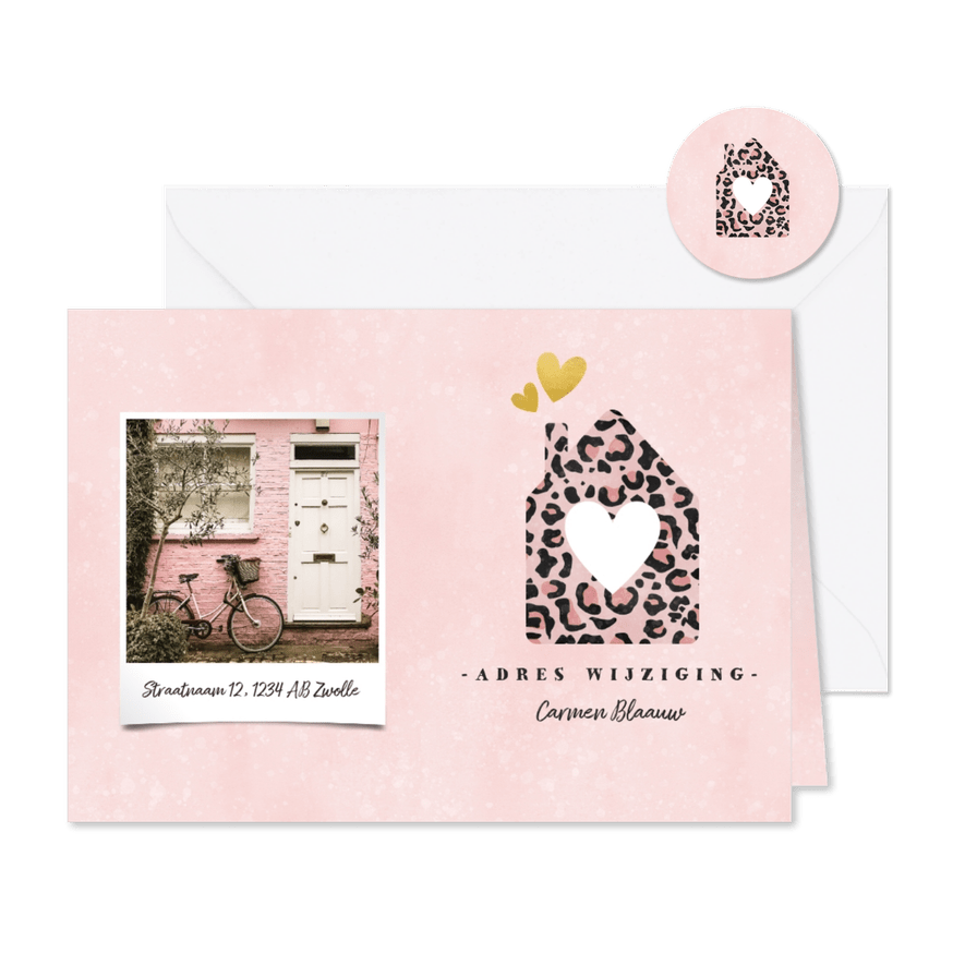 Hippe verhuiskaart met panterprint huisje, foto en hartjes - Kaartimpressie