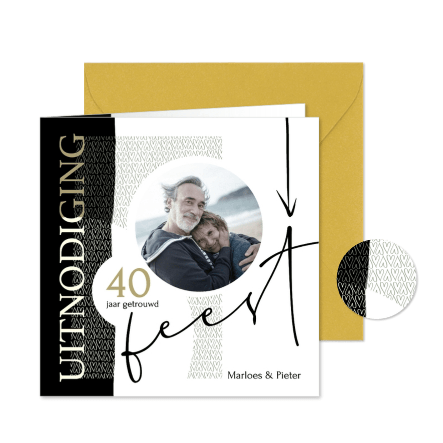 Jubileum uitnodiging 40 jaar getrouwd met hartjespatroon - Kaartimpressie