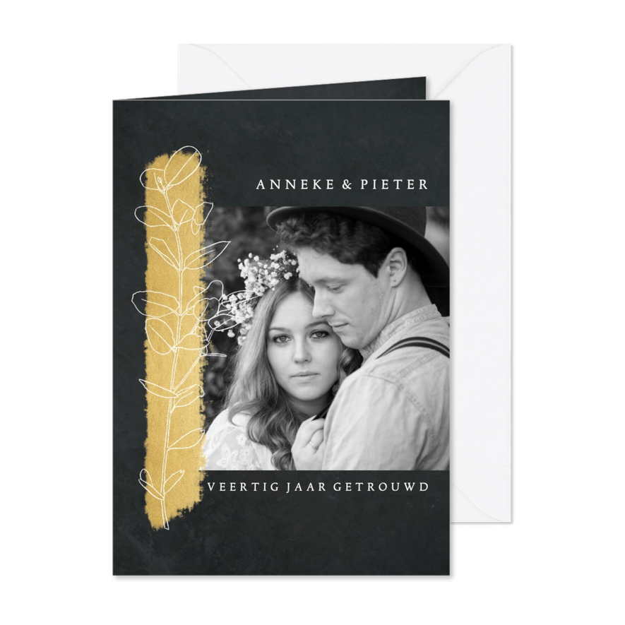 Jubileum uitnodiging met wit takje, gouden streep en foto - Kaartimpressie