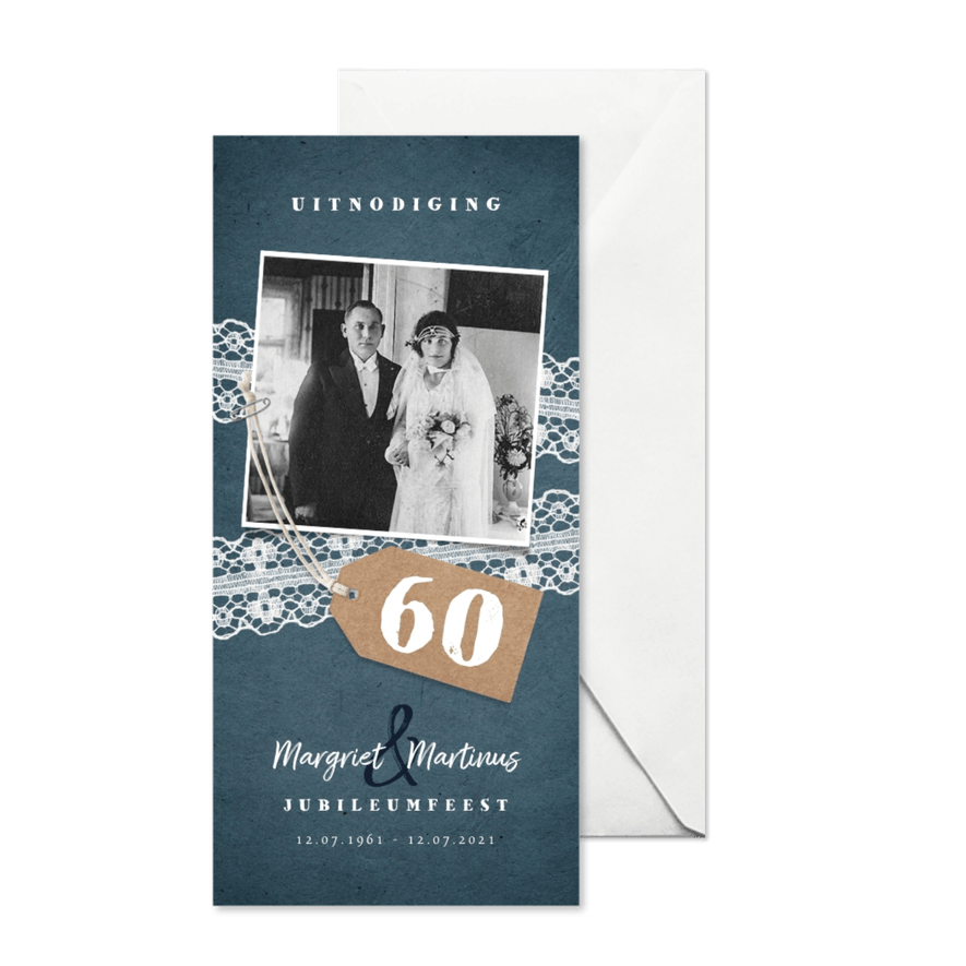 Jubileum uitnodiging vintage met kant, label en foto - Kaartimpressie