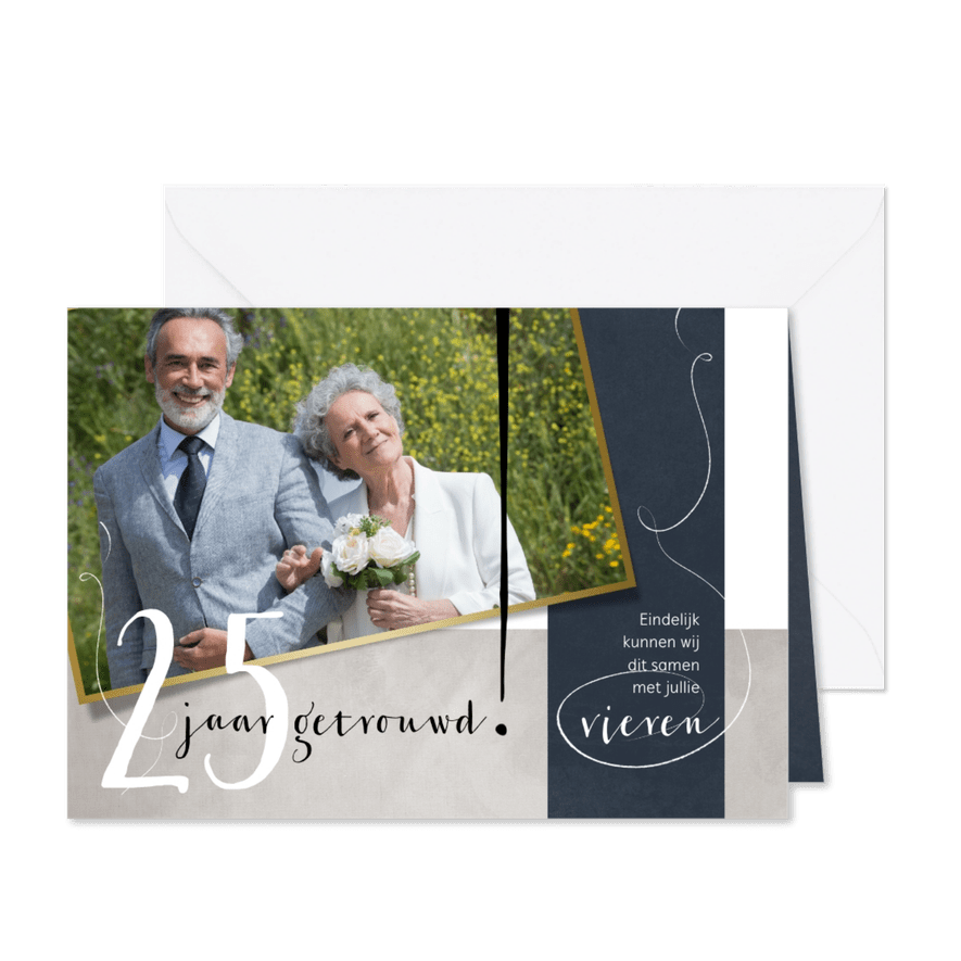 Jubileumkaart, 25 jaar getrouwd met slingers - Kaartimpressie