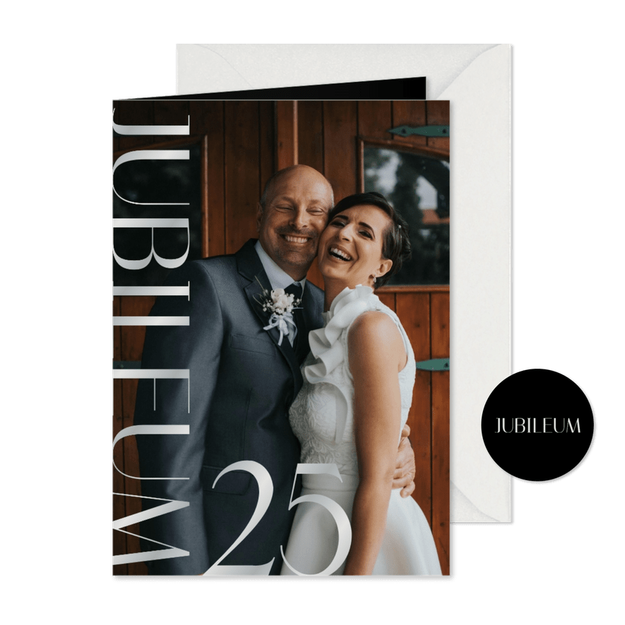 Jubileumkaart met grote foto en zilveren 25 jubileum - Kaartimpressie