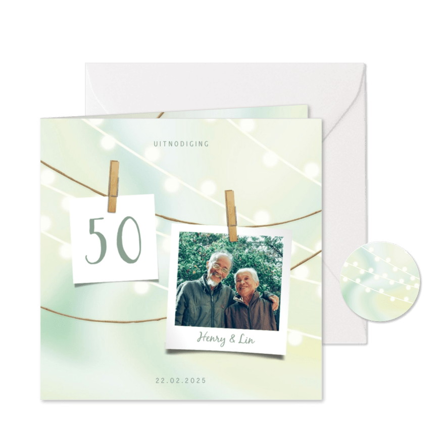 Jubileumkaart met lampjes, foto's en knijpers - Kaartimpressie
