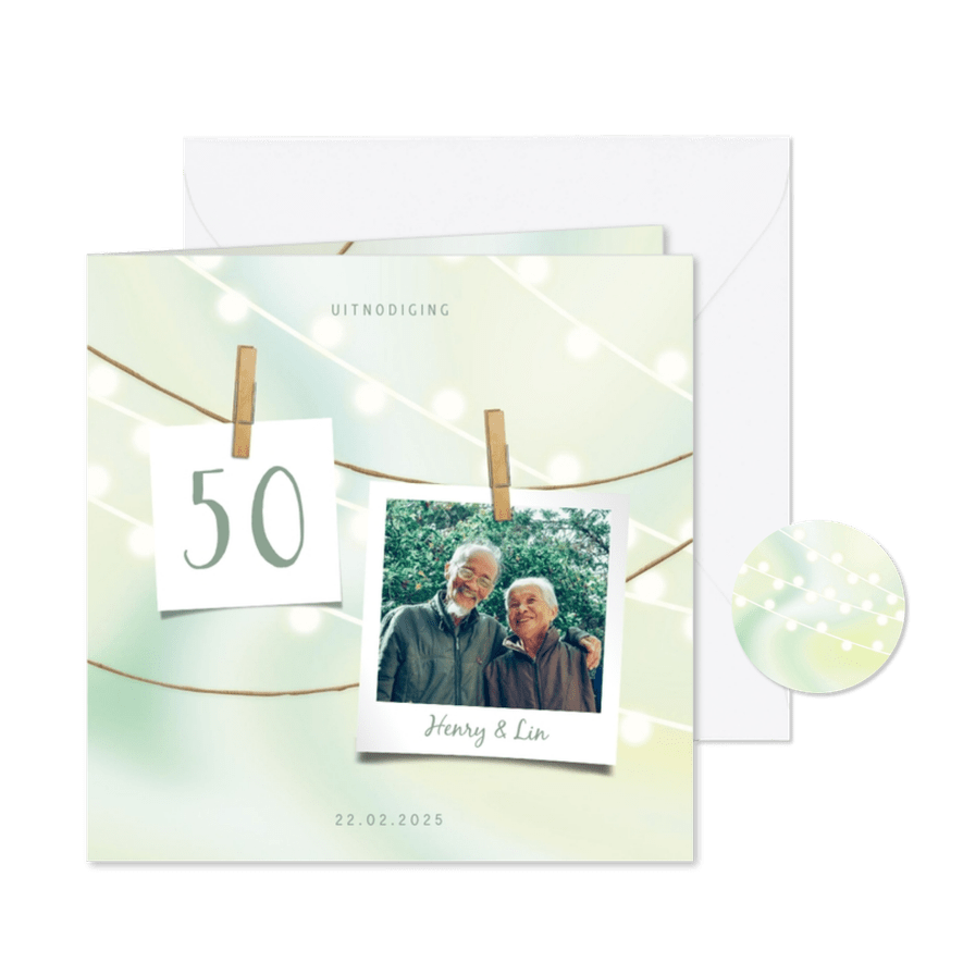 Jubileumkaart met lampjes, foto's en knijpers - Kaartimpressie