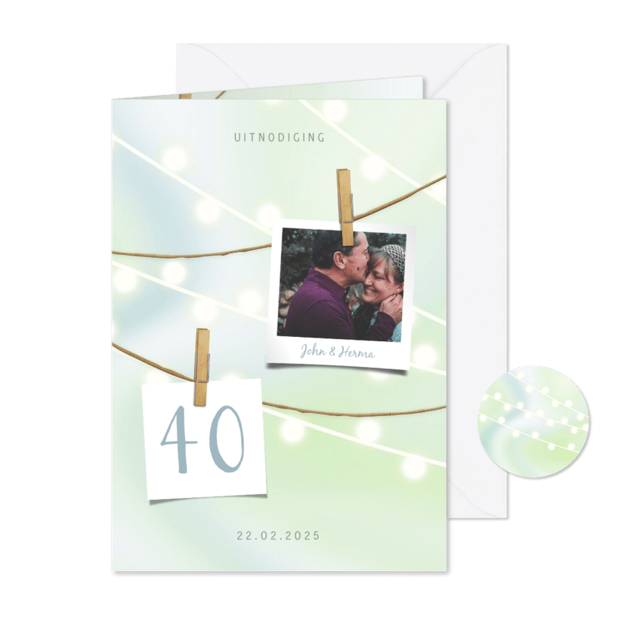 Jubileumkaart met lampjes, knijpers en foto's - Kaartimpressie