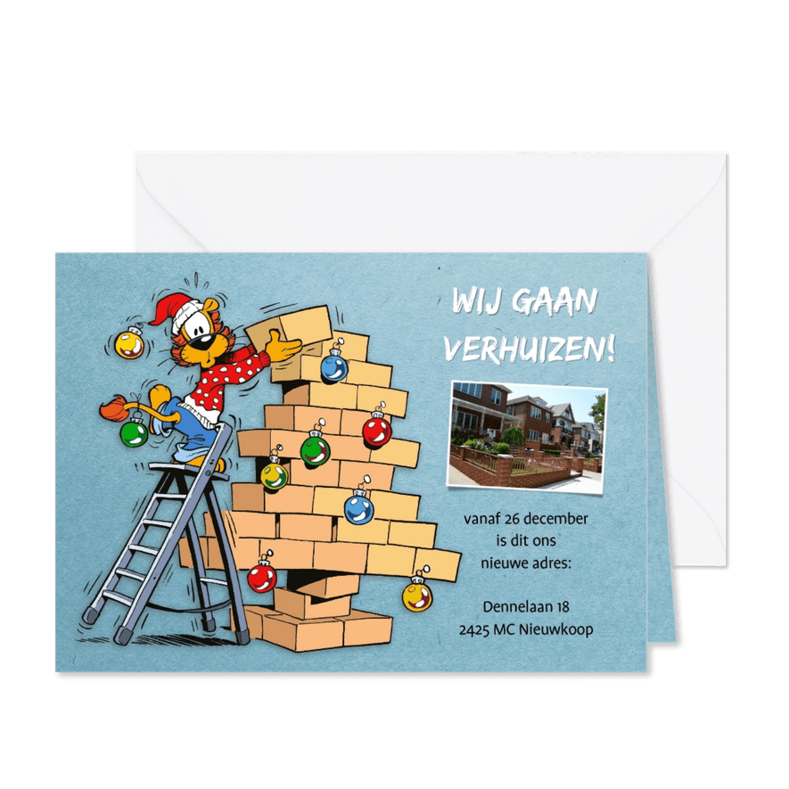 Kerst Loeki met verhuisdozen boom - A - Kaartimpressie