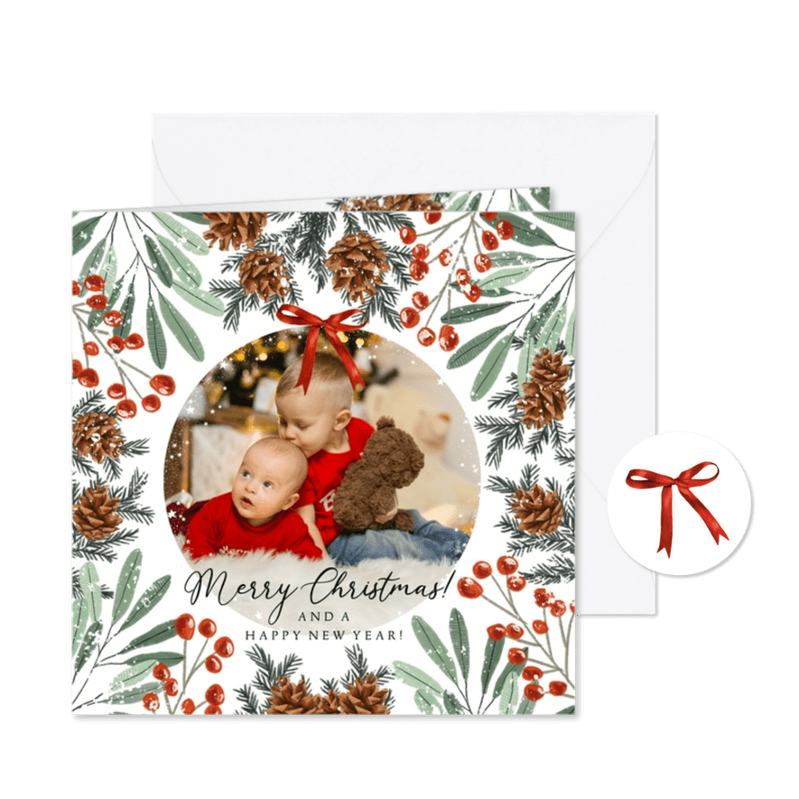 Kerstkaart botanische takken dennenappel strik foto - Kaartimpressie