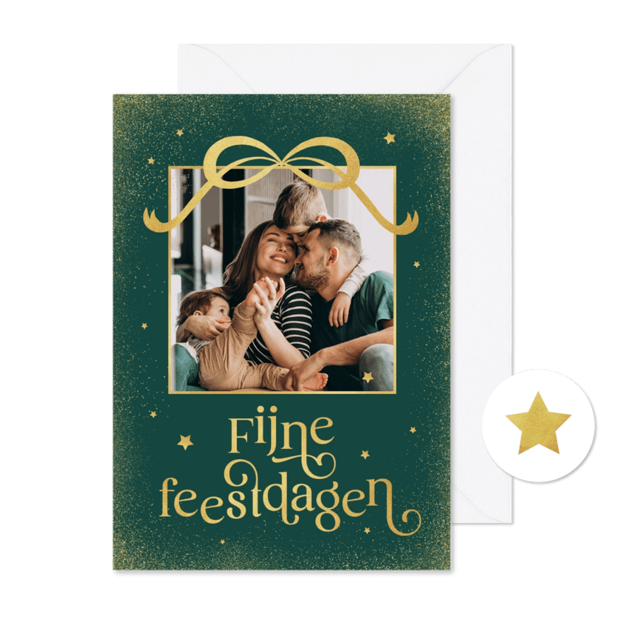 Kerstkaart cadeautje fotokaart gouden sterretjes - Kaartimpressie