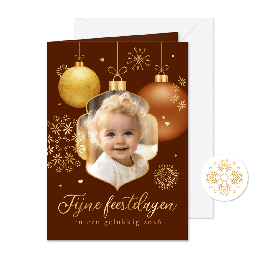 Kerstkaart foto kerstballen goud vuurwerk hartjes - Kaartimpressie