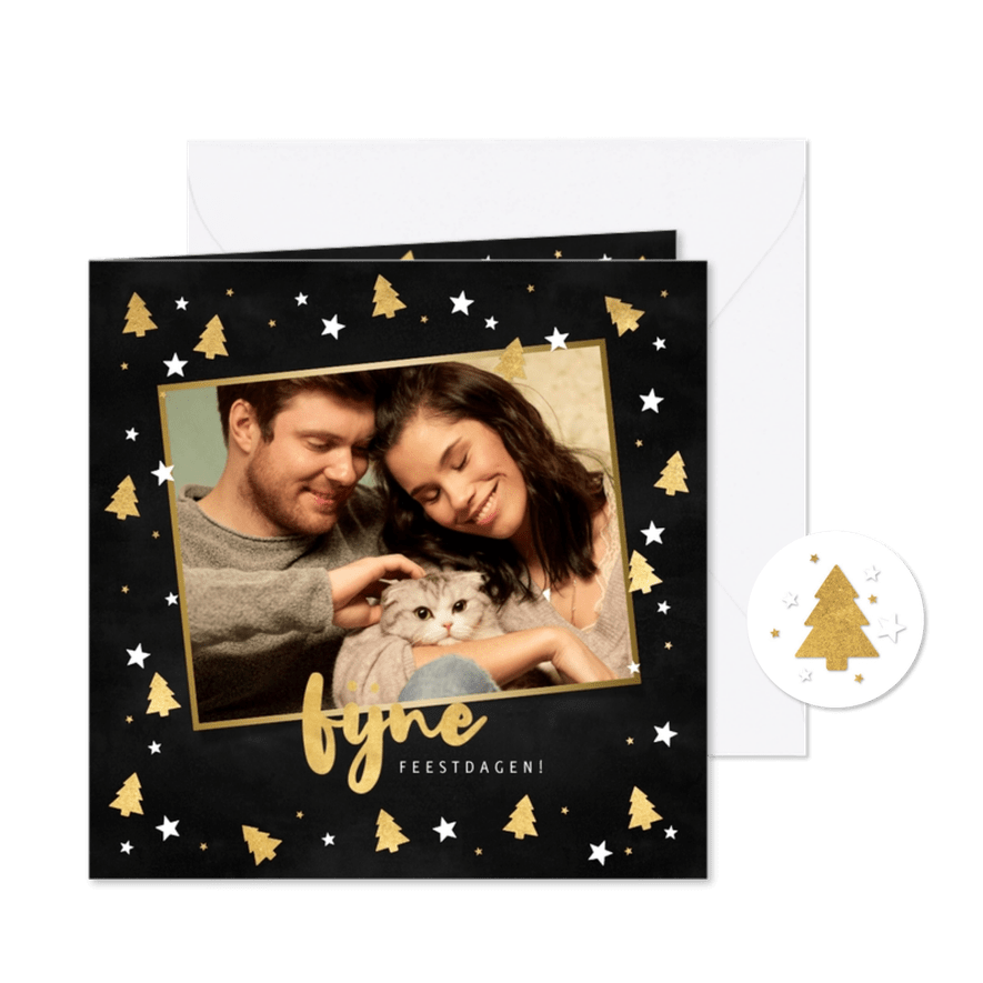 Kerstkaart foto, kerstbomen, sterren en 'Fijne feestdagen!" - Kaartimpressie
