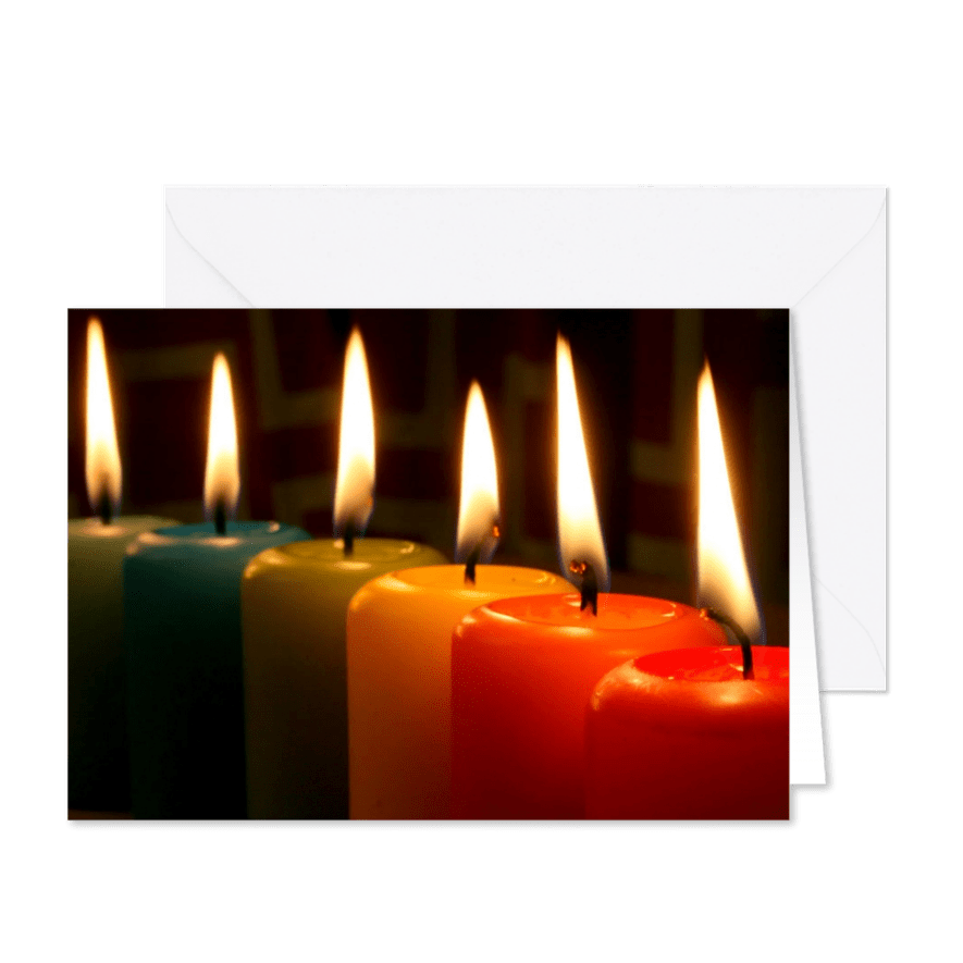 Kerstkaart gekleurde kaarsen - Kaartimpressie
