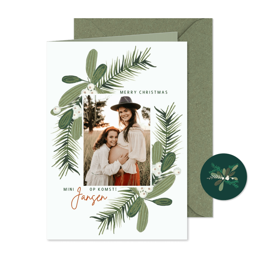 kerstkaart groen en besjes baby op komst - Kaartimpressie