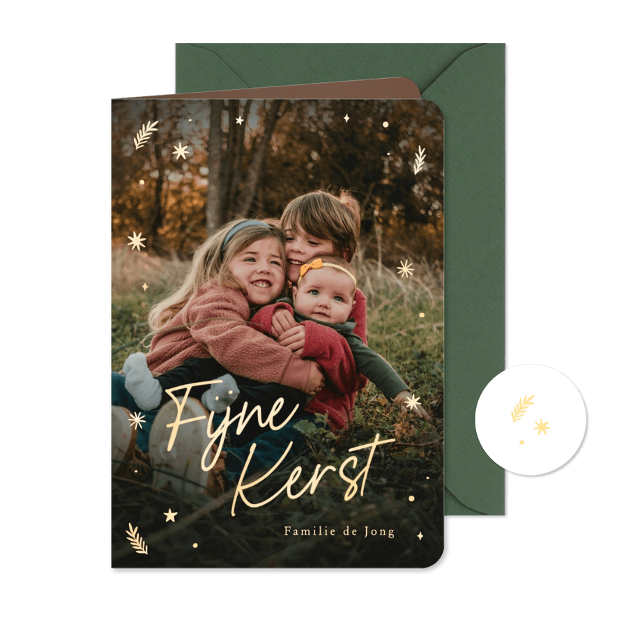 Kerstkaart grote foto fijne kerst met gouden sterren - Kaartimpressie