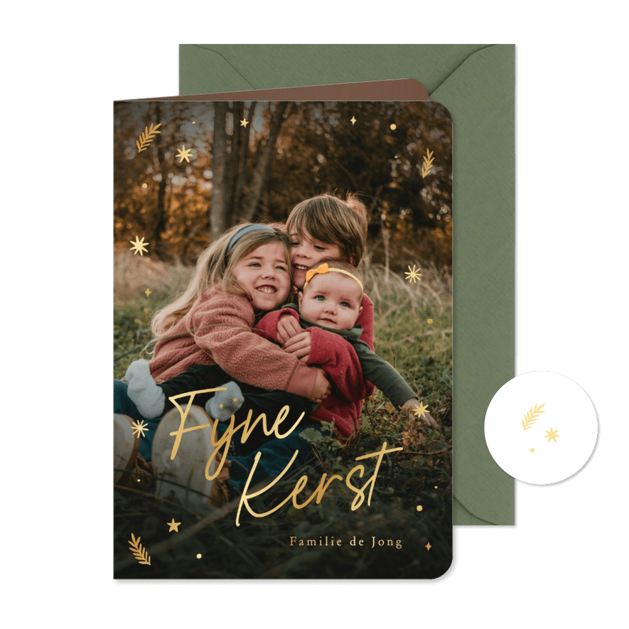 Kerstkaart grote foto fijne kerst met gouden sterren - Kaartimpressie